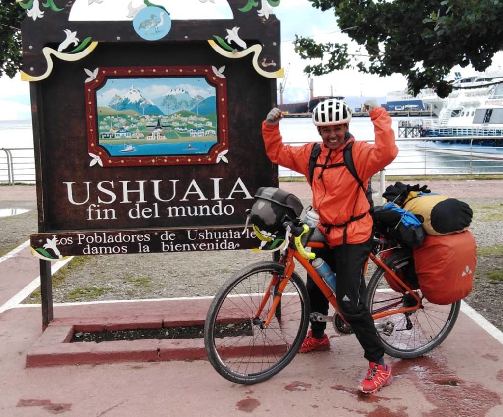Mariela Hernández en su viaje de Cancún a Ushuaia en bicicleta